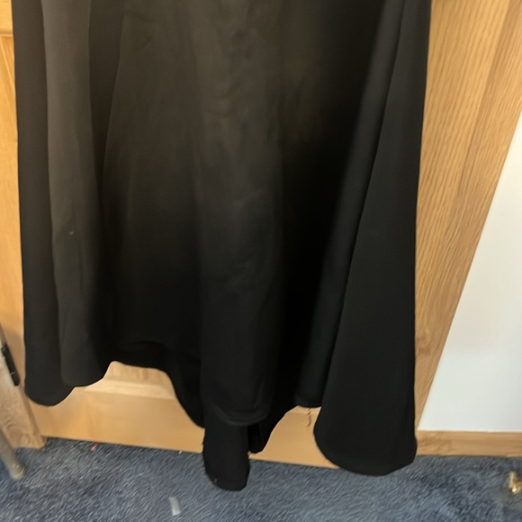 Black medium formal sleeveless mermaid dress. Elegant and timeless. - Picture 3 of 6